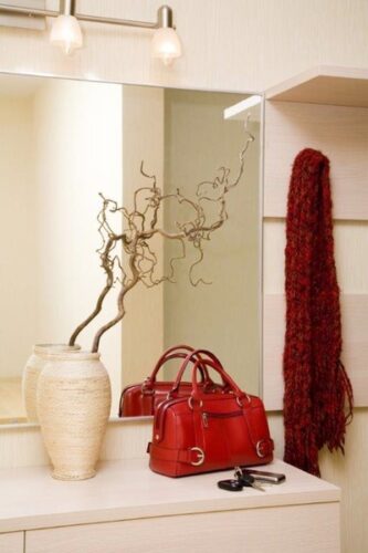 How to Decorate Your Home With Mirrors